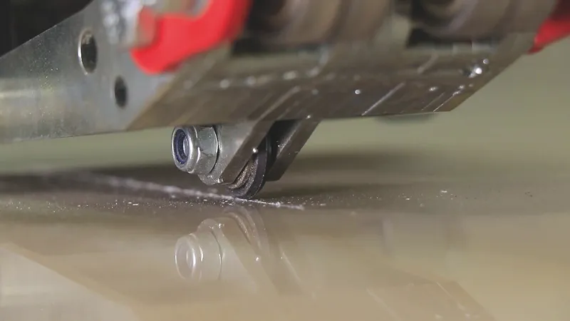 GiantCut 2600 mm und 2 Auflagetischen für Plattenstärken bis 1 cm 1