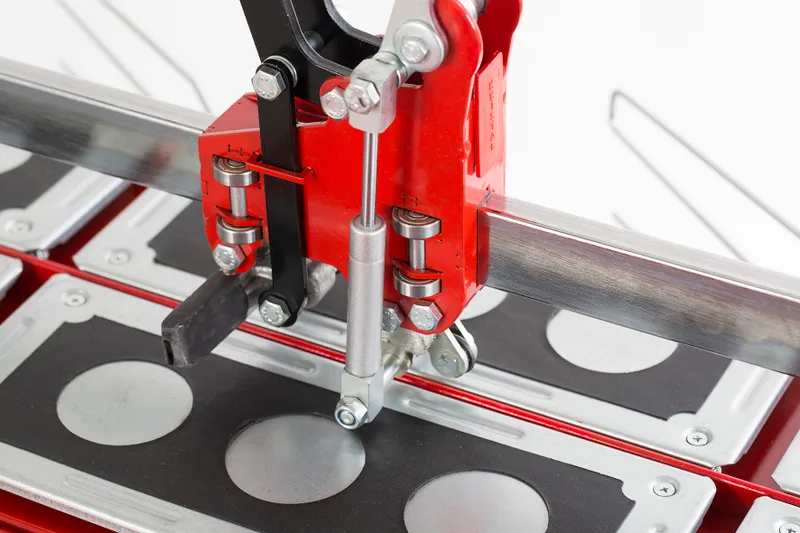Fliesenschneider GigaCut Plus 935 mm höhenverstellbar mit Beinen, Laser, Stoßdämpfer 4