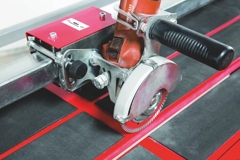 Elektrischer Fliesenschneider TitanCut 1200 mm mit Beine und Seitenanschlag 2