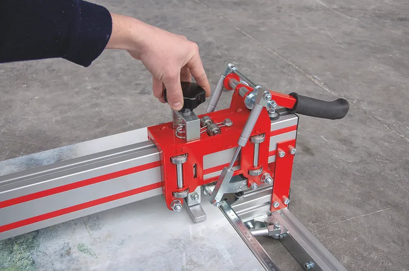 GiantCut 2600 mm und 2 Auflagetischen für Plattenstärken bis 1 cm 6