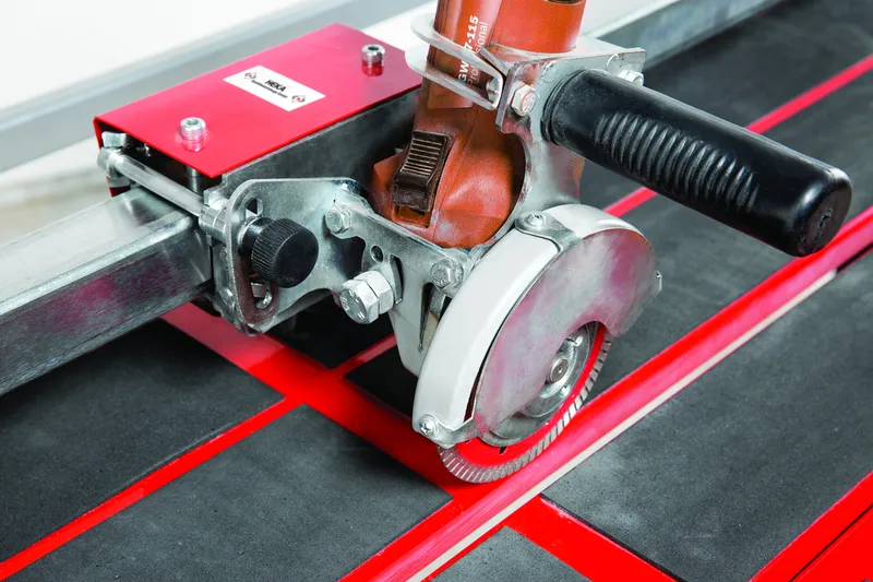Elektrischer Fliesenschneider TitanCut 1600 mm mit Beine und Seitenanschlag 2