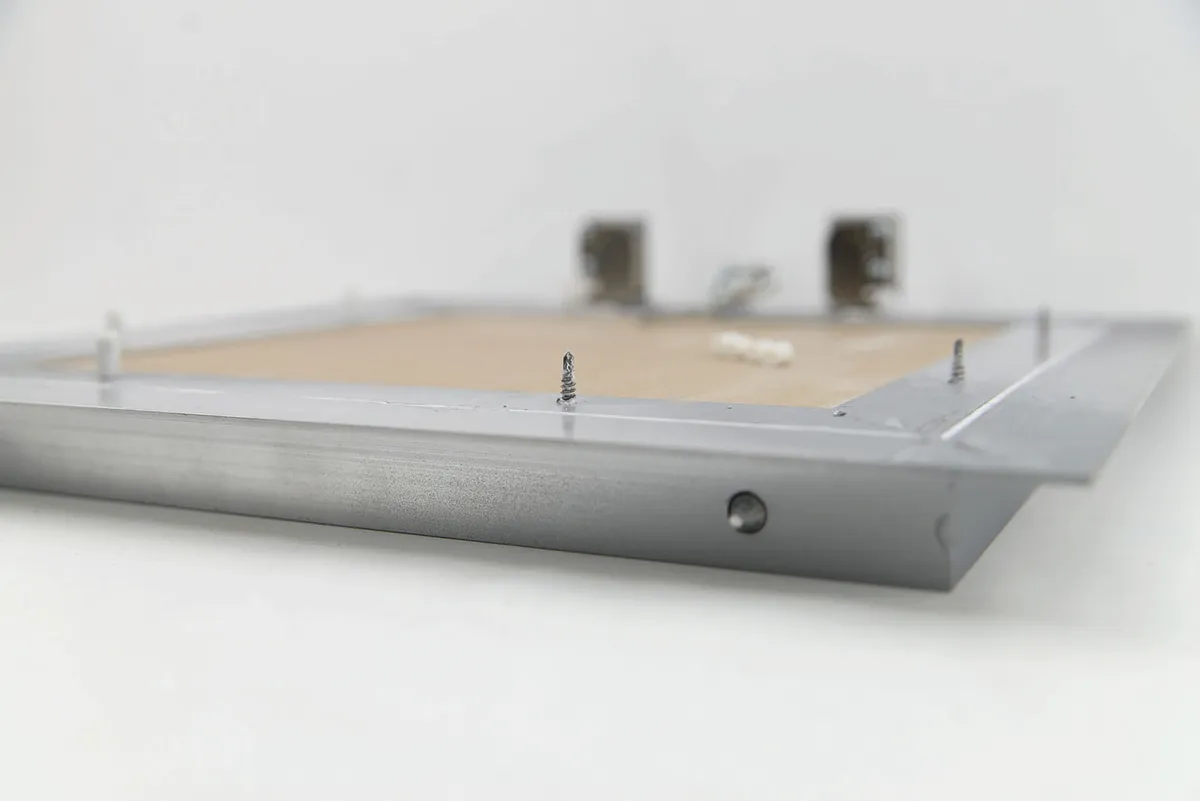 Revisionsklappe 400 x 400 mm GK=12,5 mm Alu befliesbar 3