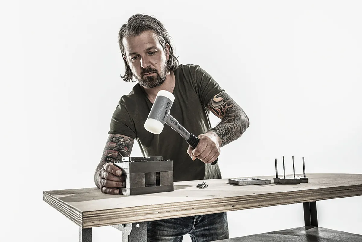 SUPERCRAFT-Schonhammer D=30 mm , mit bruchsicherem Stahlrohrstiel und ergonomisch geformtem, rutschsicherem Griff 4
