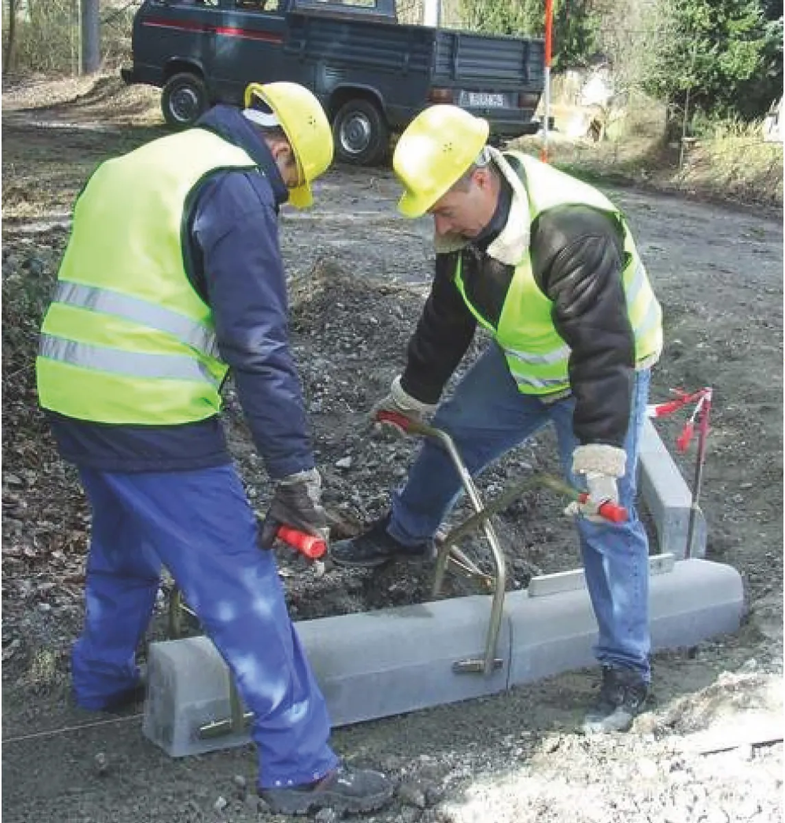 Bordsteinversetzzange mit Gummigriffen, Öffnungsweite 80-370 mm und Tragkraft 100 kg 1